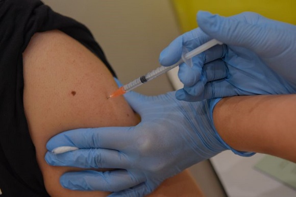 Cancer patients are urged to get vaccinated or receive booster shots of the Covid-19 vaccine due to the high number of cases in the community.PHOTO ST FILE