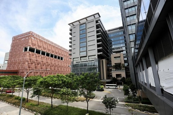 The Outram Community Hospital is part of a $4 billion, 20-year revamp of buildings on the Singapore General Hospital campus. PHOTO LIANHE ZAOBAO